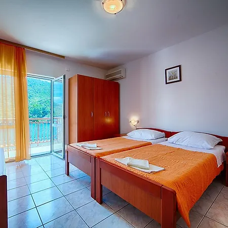 Апартаменты Malo - One-bedroom With Balcony And Sea View - 2nd Floor 6 *