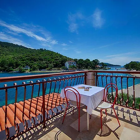 Апартаменты Malo - One-bedroom With Balcony And Sea View - 2nd Floor 6 Lastovo